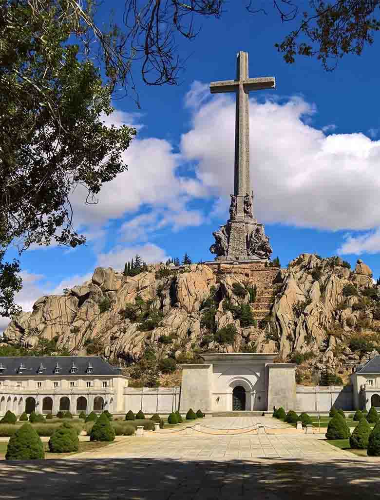 valle-of-fallen